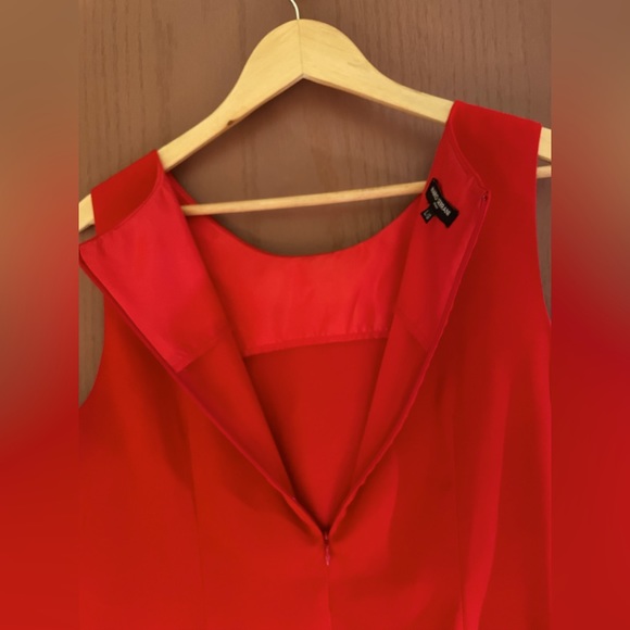 Mario Serrani large fitted sheath midi dress.  Lining on top of front & back. - Picture 5 of 10